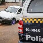 Volante trava e motorista bate em poste de sinalização em Campo Grande