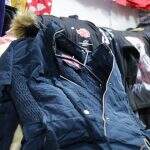 Venda de casacos pesados ‘bomba’ e campo-grandense desembolsa mais de R$ 120 para se aquecer