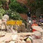 Deslizamento de terra deixa pelo menos três mortos em Niterói