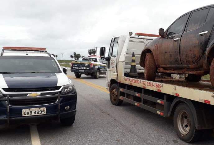 Chamados para atender ‘acidente’ com caminhonete, policiais descobrem 390 kg de maconha