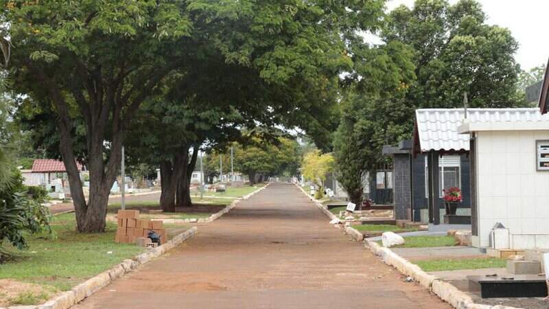 Campo Grande tem agendado 12 sepultamentos nesta sexta-feira