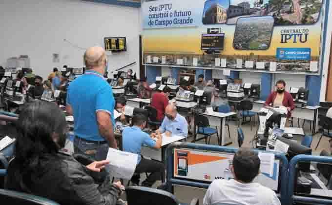 Prefeitura faz plantão no sábado para pagamento do IPTU com desconto de 10% em Campo Grande