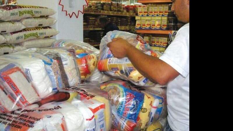 Servidores da segurança pública iniciam campanha para arrecadar alimentos e doar às famílias carentes