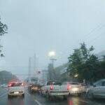 Chove forte em Campo Grande e ventos atingem 55 km/h