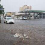 Chuva forte durante a tarde voltou a alagar pontos em Campo Grande