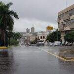 Chuva forte provoca queda brusca de temperatura em Campo Grande