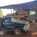 Em ação contra furtos praticados em fazendas, polícia recupera colheitadeira que estava em aldeia