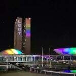 Congresso ganha cores do arco-íris em homenagem à comunidade LGBTQ