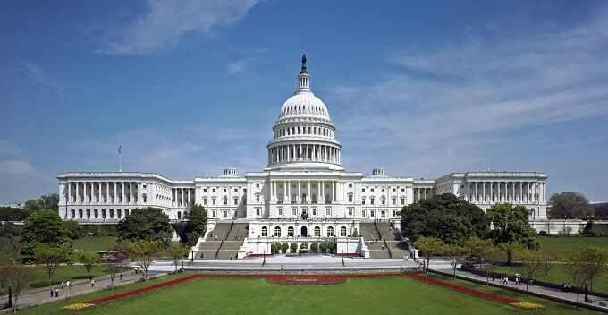 Congresso dos EUA chega a acordo final sobre pacote fiscal de cerca de US$ 900 bi