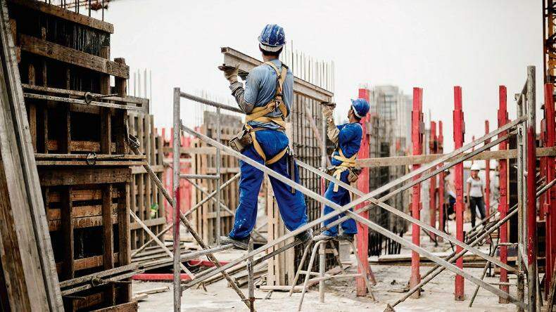 Construção civil: empresas oferecem 13 vagas e salário de até R$ 2,5 mil em Campo Grande
