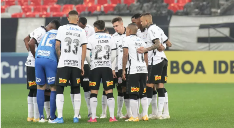 Corinthians é derrotado pelo Fortaleza e perde o embalo no Brasileirão