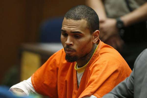 Chris Brown é acusado mais uma vez de agressão contra mulher e será investigado