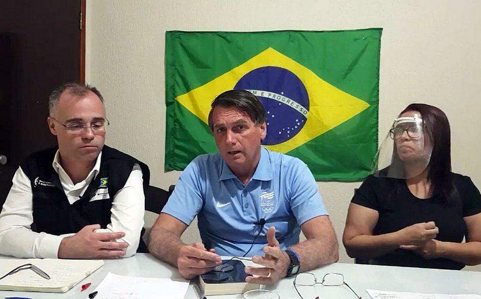 Bolsonaro, sobre ONGs ambientais: ‘Não consigo matar esse câncer’