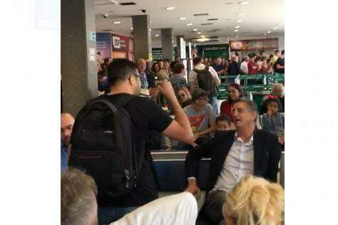VÍDEO: Dagoberto é confrontado em Aeroporto após votar a favor da elevação do fundo eleitoral