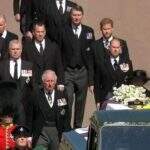 Família real britânica dá adeus ao príncipe Philip em funeral