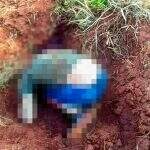 Corpo de homem decapitado é encontrado por moradores em terreno