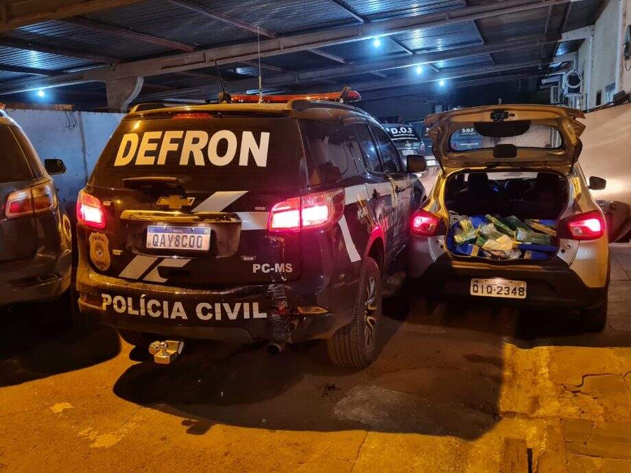 Polícia recupera automóvel roubado e apreende 270kg de maconha