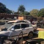 Dois são presos após polícia localizar ‘oficina’ de desmanche com carros furtados em Campo Grande