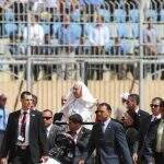 Papa Francisco rejeita “extremismo” em missa com minoria católica no Egito