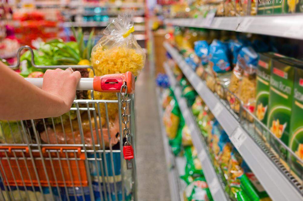 Supermercados poderão abrir até às 14h no feriado após decisão judicial