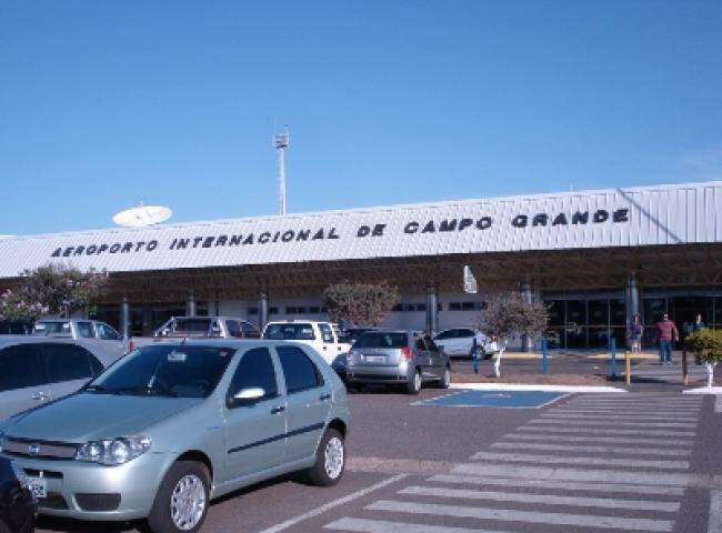 Aeroporto de Campo Grande está aberto para pousos e decolagens neste sábado