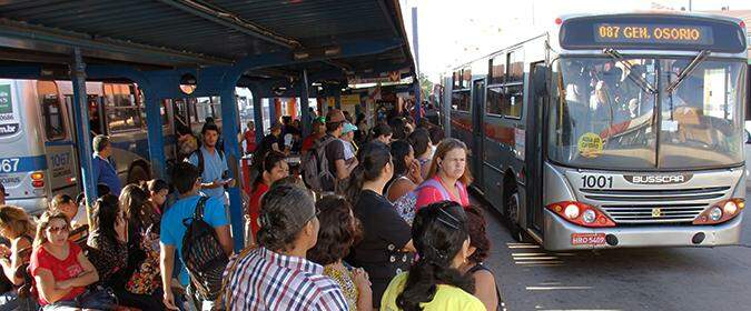 Acordo adia aumento de R$ 0,25 na tarifa de ônibus e inclui reforma em terminais