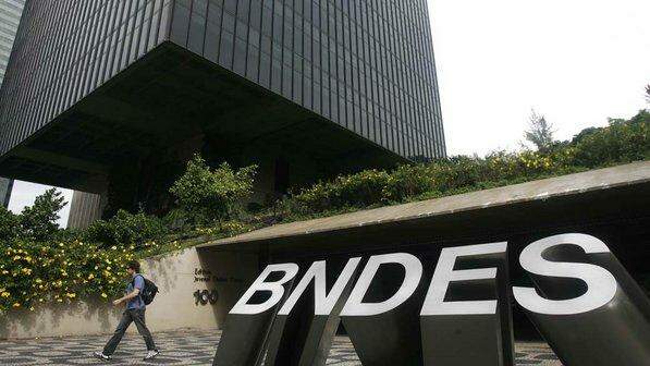 BNDES assina acordo de US$ 300 milhões com Novo Banco de Desenvolvimento