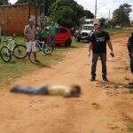 Após assassinato do irmão, rapaz viaja para matar desafeto