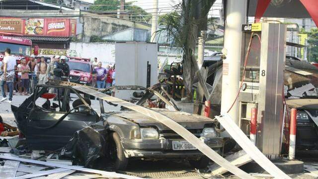 Mulher morre após carro explodir em posto de gasolina no Rio de Janeiro