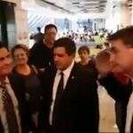 VÍDEO: Bolsonaro bate continência para Moro, é esnobado, e vira meme