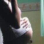 Garota grávida do cunhado some e mãe vai à polícia por medo de que ela aborte