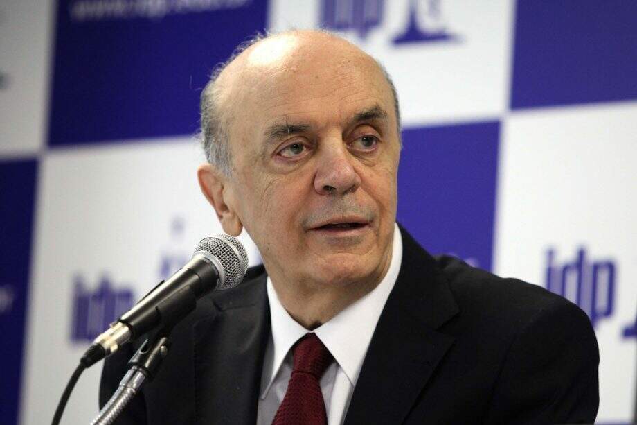 José Serra volta a ser internado no hospital Sírio Libanês em São Paulo