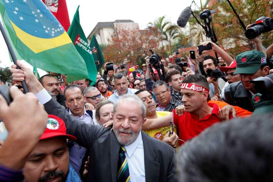 Lula presta depoimento ao juiz Sérgio Moro em Curitiba