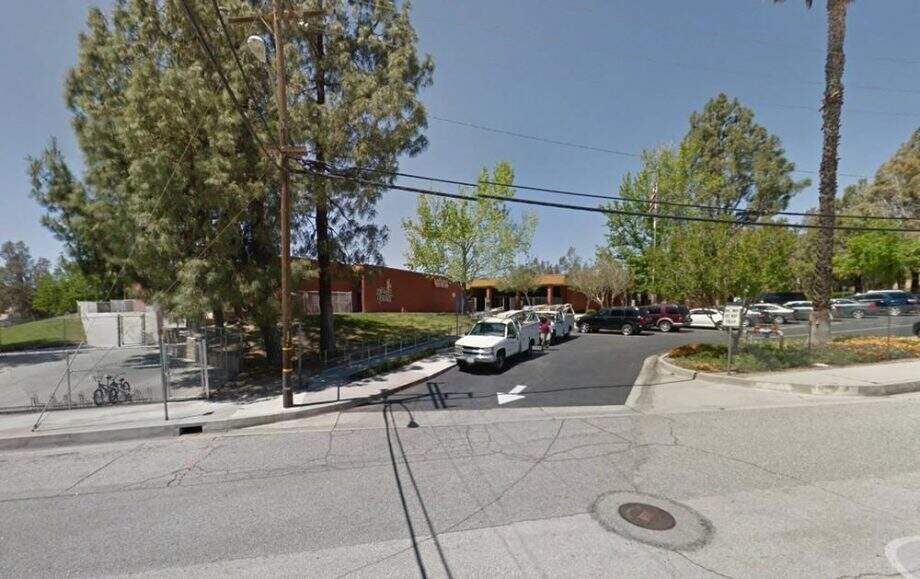 Tiros deixam feridos em escola de San Bernardino, nos EUA