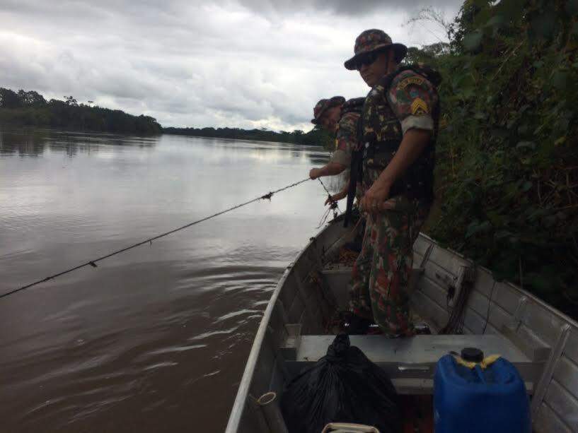Durante Operação Tiradentes, PMA prende pescador em local proibido