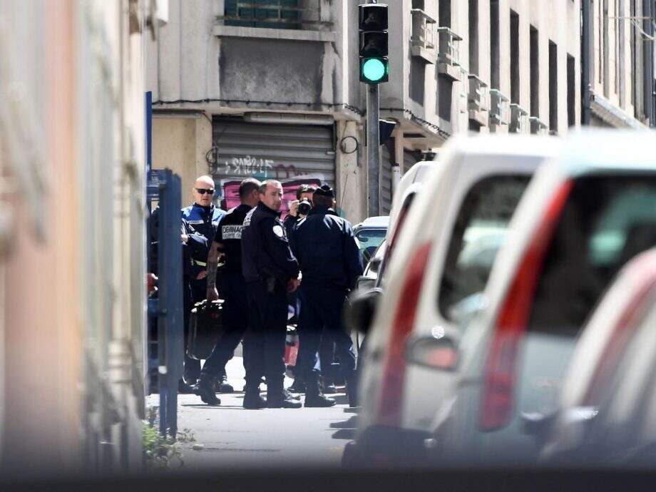 Suspeitos de ataque terrorista durante eleições na França são presos