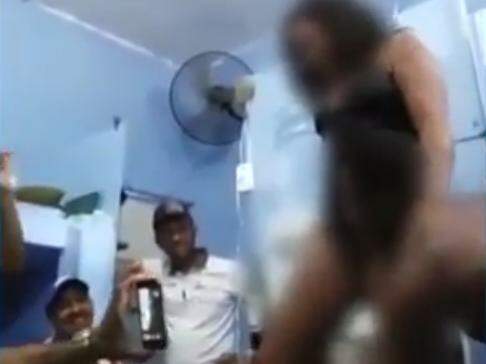 Vídeo mostra mulher seminua dançando em cela de presídio de Pernambuco
