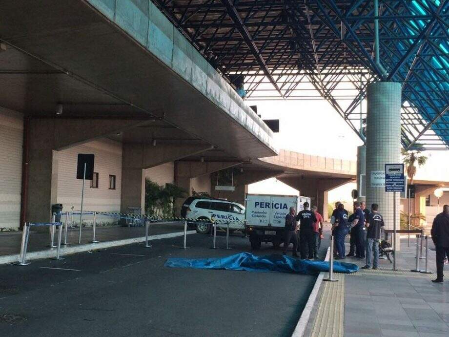 Homem morre e mulher fica ferida após queda no aeroporto do RS