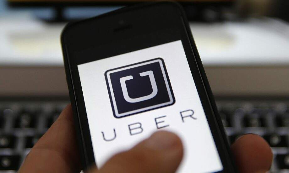 Câmara aprova projeto que cria regras para aplicativos de transporte como Uber