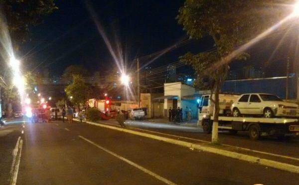 Hilux desgovernada colide com carros e deixa um morto no centro de Campo Grande