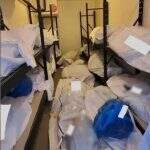 Corpos de vítimas de coronavírus são empilhados em hospital nos EUA