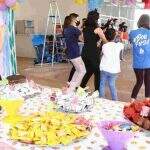 Paróquia faz festa para abençoar crianças, com brincadeiras e guloseimas em Campo Grande