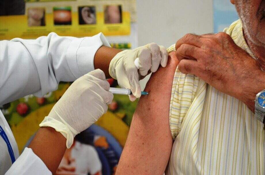 Vacina contra a gripe será disponibilizada para toda a população a partir de segunda