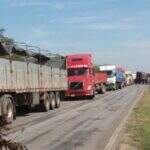 Bloqueio na Bolívia entra no 5º dia e fila de caminhões aumenta na fronteira de MS