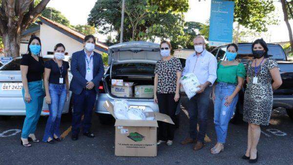 Associação doa aventais e luvas descartáveis à Sesau para combate ao coronavírus