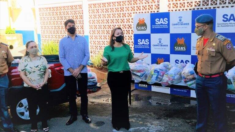 SAS recebe 30 cestas básicas arrecadadas durante campanha de vacinação contra coronavírus