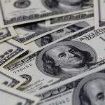 Dólar sobe a R$ 5,70 com ruptura na equipe econômica
