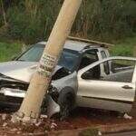 Motorista destrói carro e poste em Campo Grande logo após jogo do Brasil