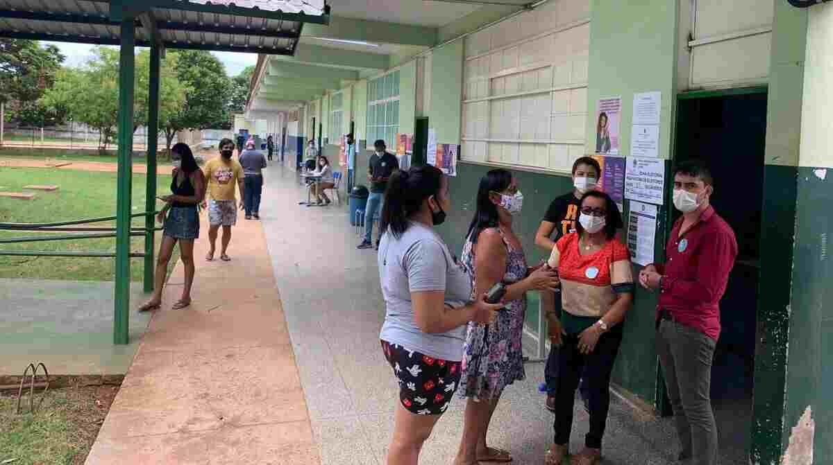 As confusões aconteceram na Escola Estadual Ernesto Solon Borges.