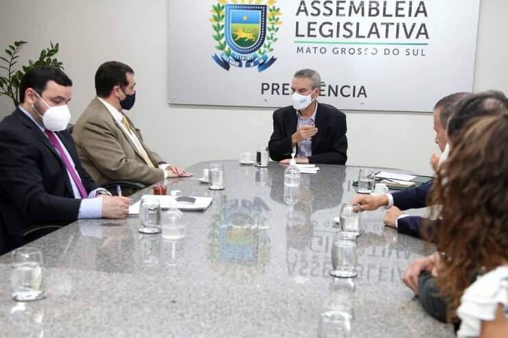 Reunião com o presidente da Alems e o embaixador e cônsul do Paraguai